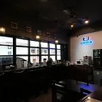 Luck Yimm Hostel (Adults Only)