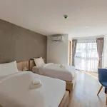 B2 Huai Khwang Premier Hotel