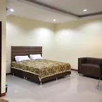 Friends House Resort