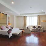 Piyathip Place Serviced Apartment