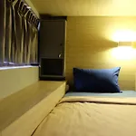 Bed Box Khaosarn Hostel