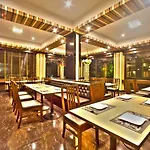 Le Club At Chateau De Sukhumvit 56