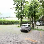 Romance Hotel Srinakarin