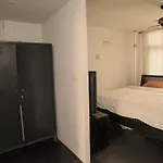 196 Oldtown Chic Hostel