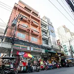 Ink 18/2 Hostel