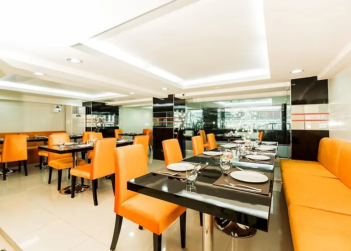 Le Touche Hotel
