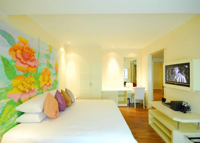 Hip Hotel