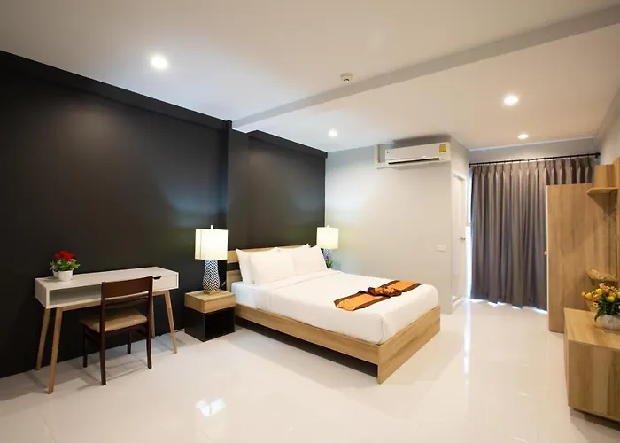 185@Surawong Residence