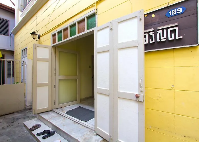 Charoendee Boutique Hostel