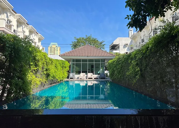 Entire 3Br Townhome In Sukhumvit, Shared Pool, Near Bts&Mrt Asok