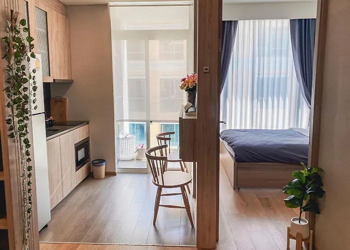 Stylish 1Br Condo By Bts Ekkamai - Infinity Pool & Gym