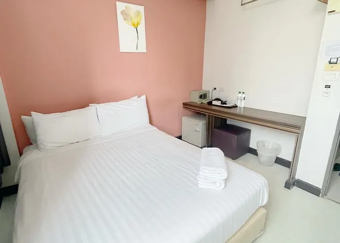 Nantra Ekkamai Hotel