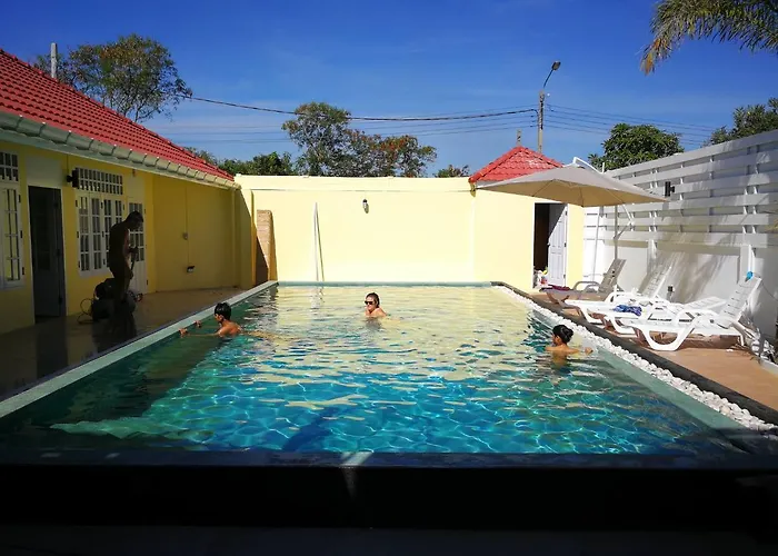 Barefeet Naturist Resort (Adults Only)