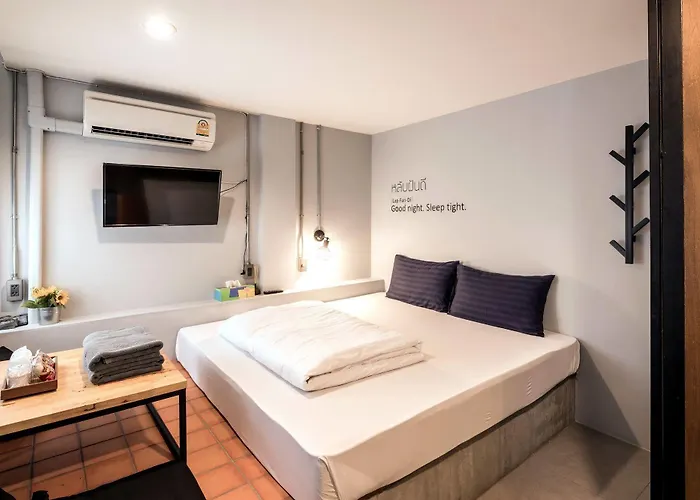 Plubpla Hostel