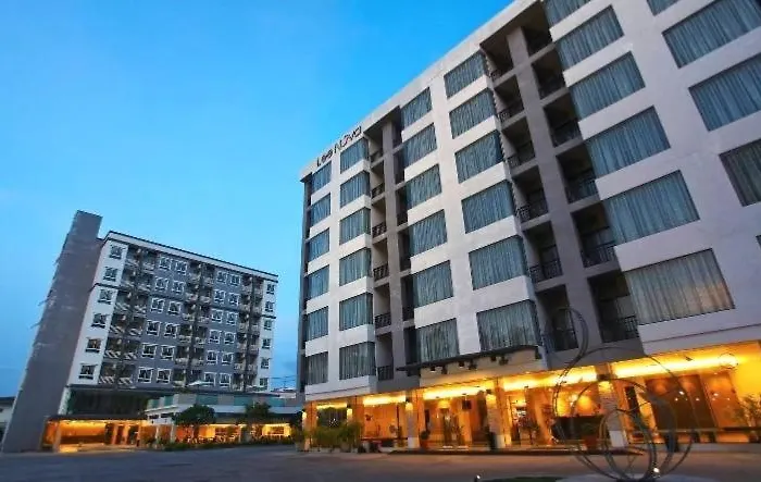 Leenova Hotel