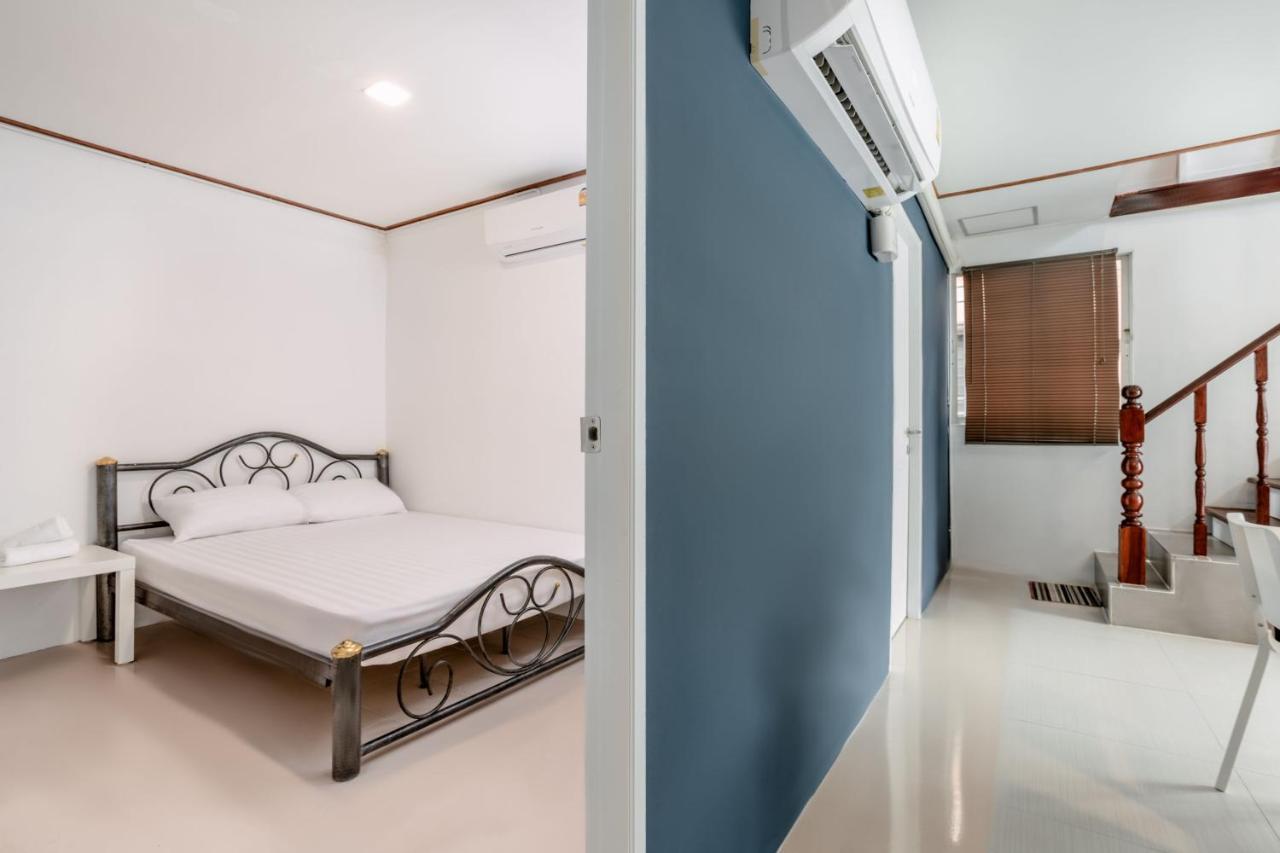 Sleepyhead Hostel *