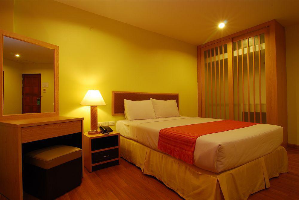 Hotel Ruamchitt Plaza