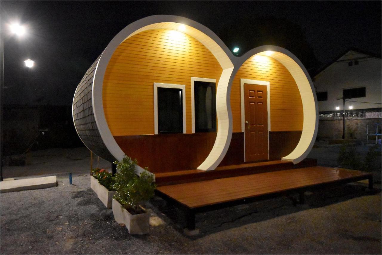 Tiny Hut