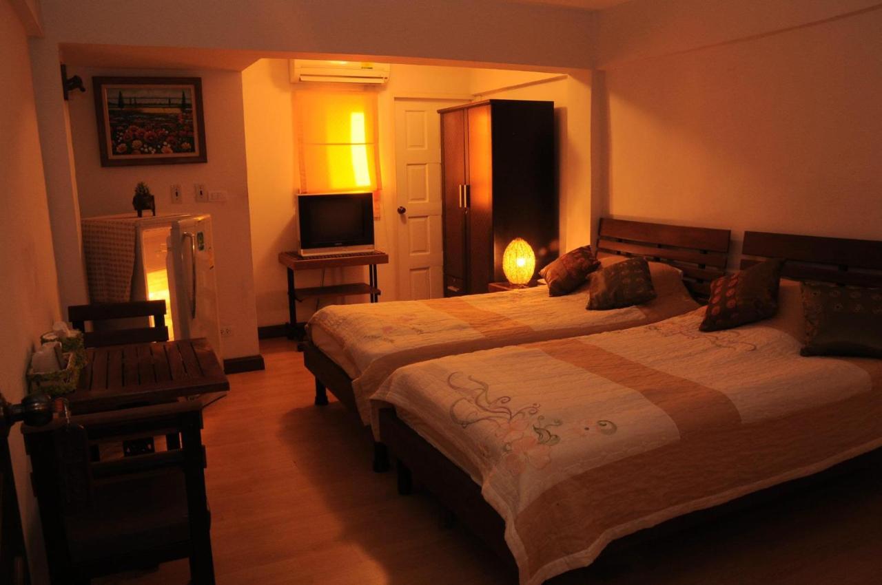 Pjr Chateau Hostel Bangkok