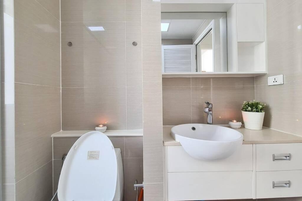 The Muji Inspired 1 Bedroom : Pool/wifi/rama9/rca Apartment Bangkok