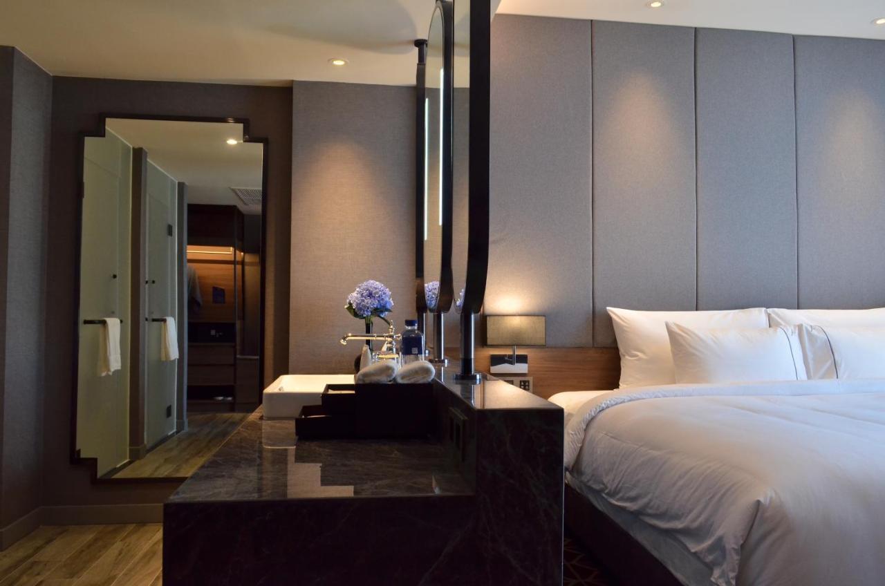 Ayathorn Hotel