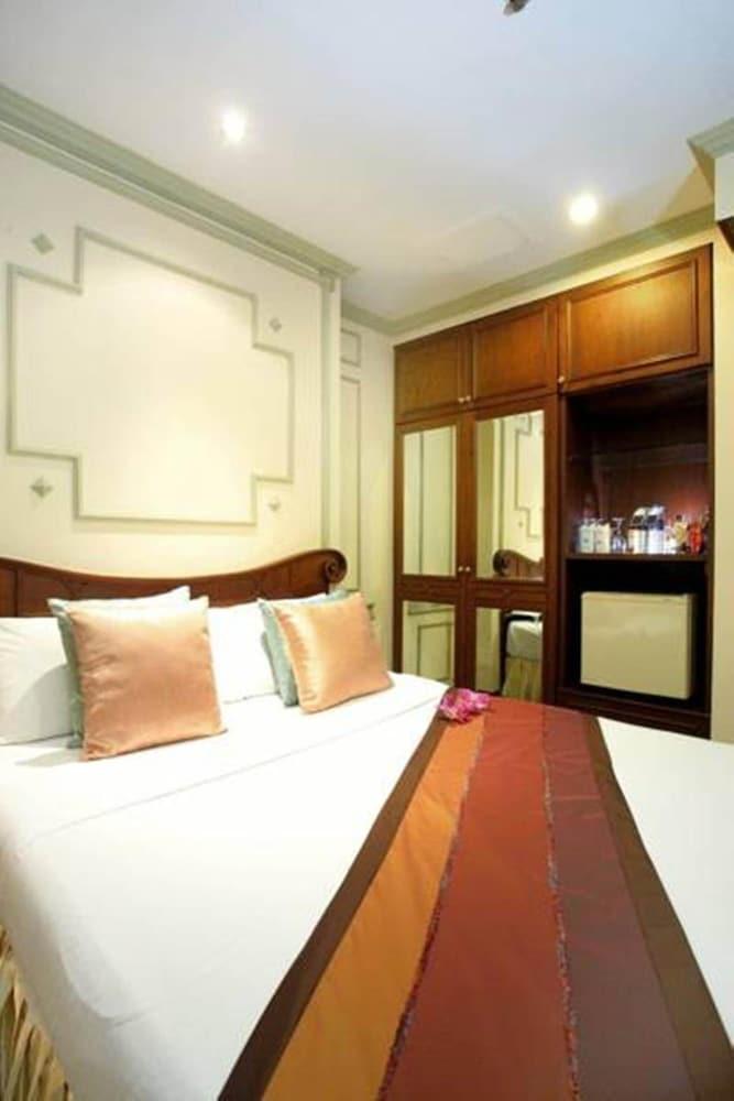 Majestic Hotel 3*