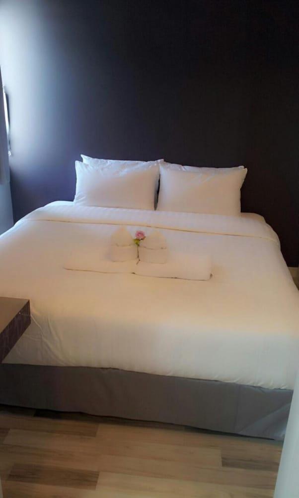 Nantra Ploenchit 3*