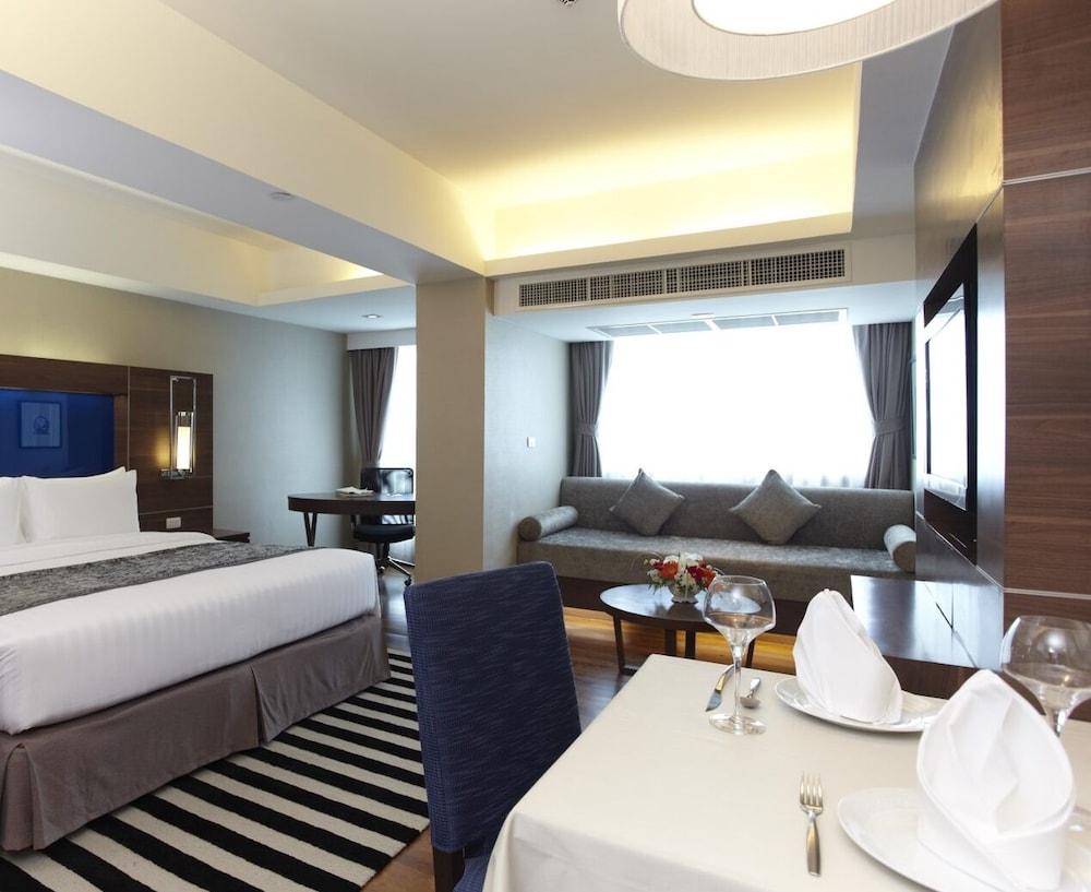 Hotel Legacy Sukhumvit - Sha Extra 4*
