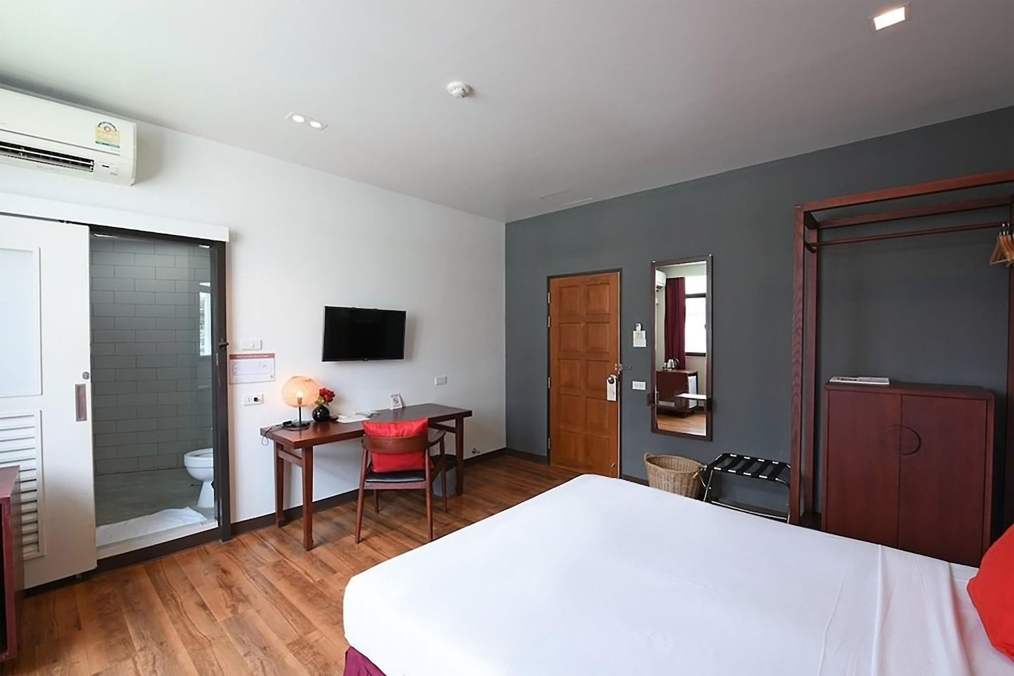 Ruamchitt Plaza 3*