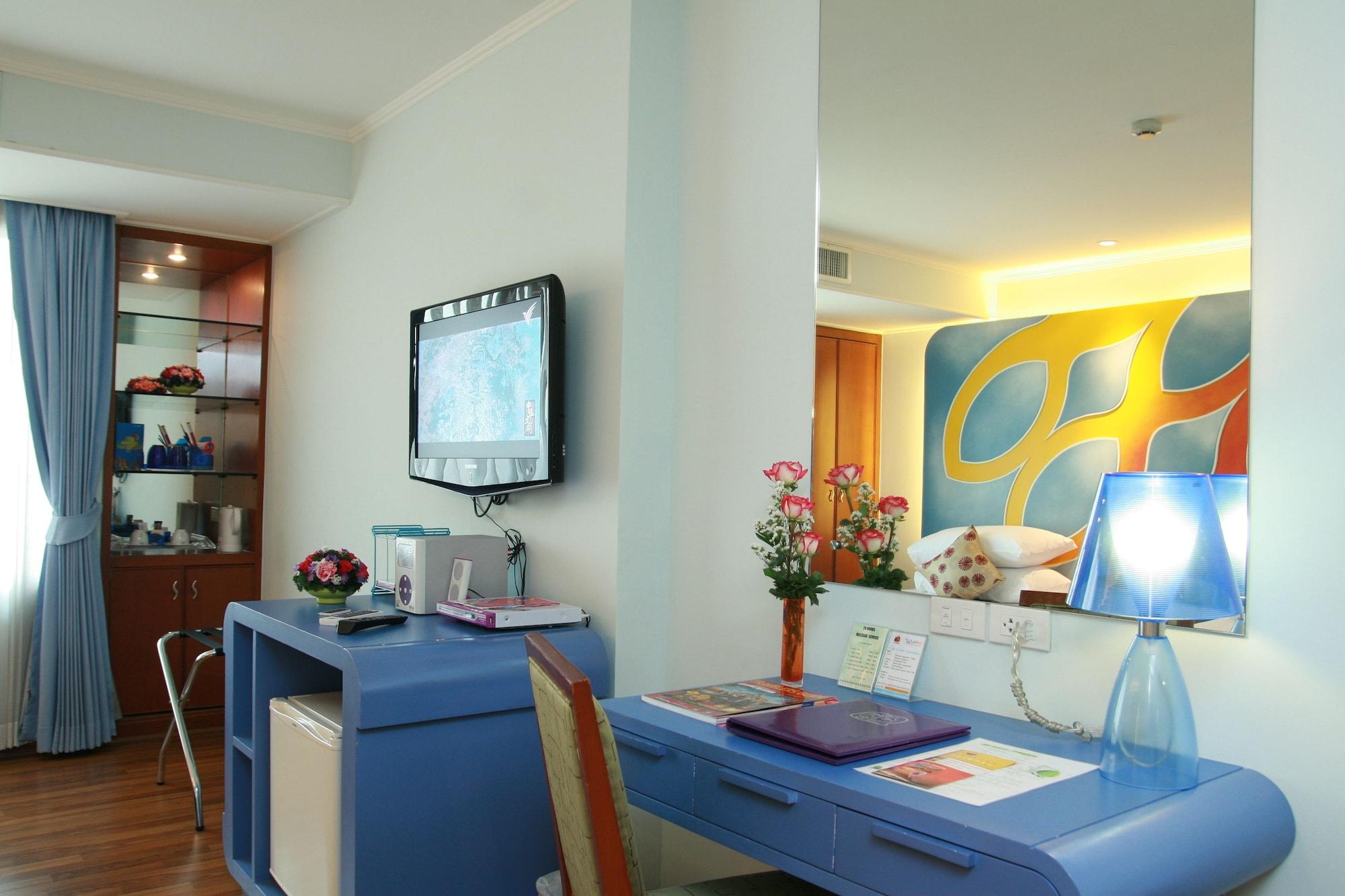 Hip Hotel