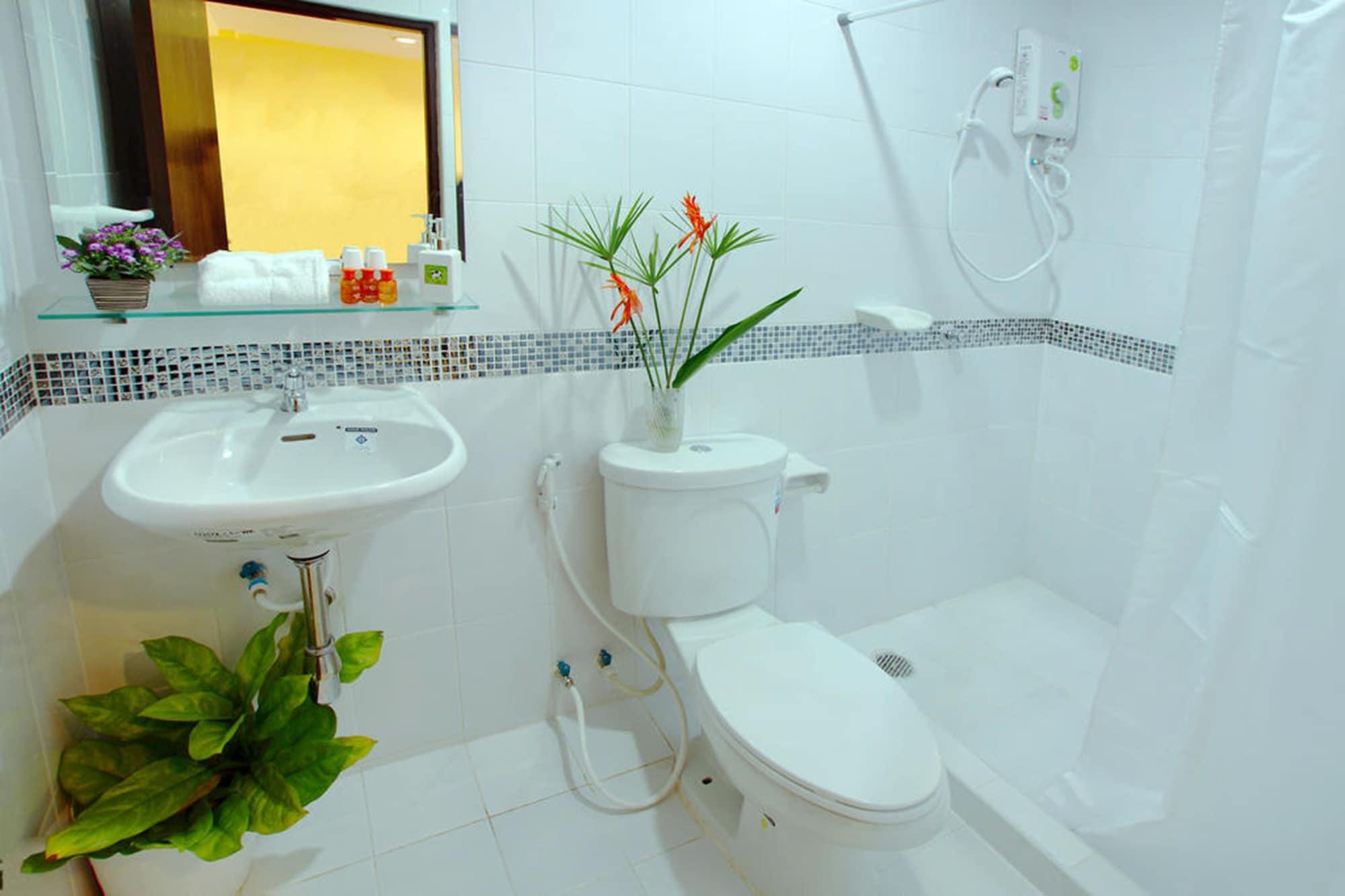Sri Krungthep Hotel 2*