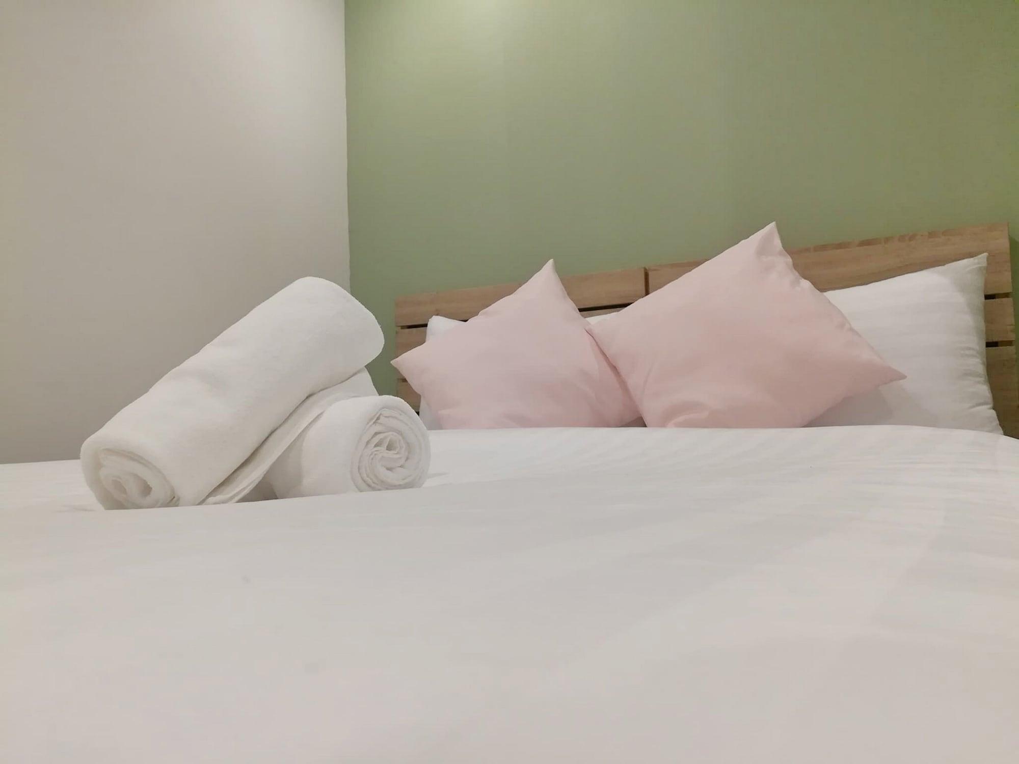 M - Mrt Huai Khwang Resort 3*