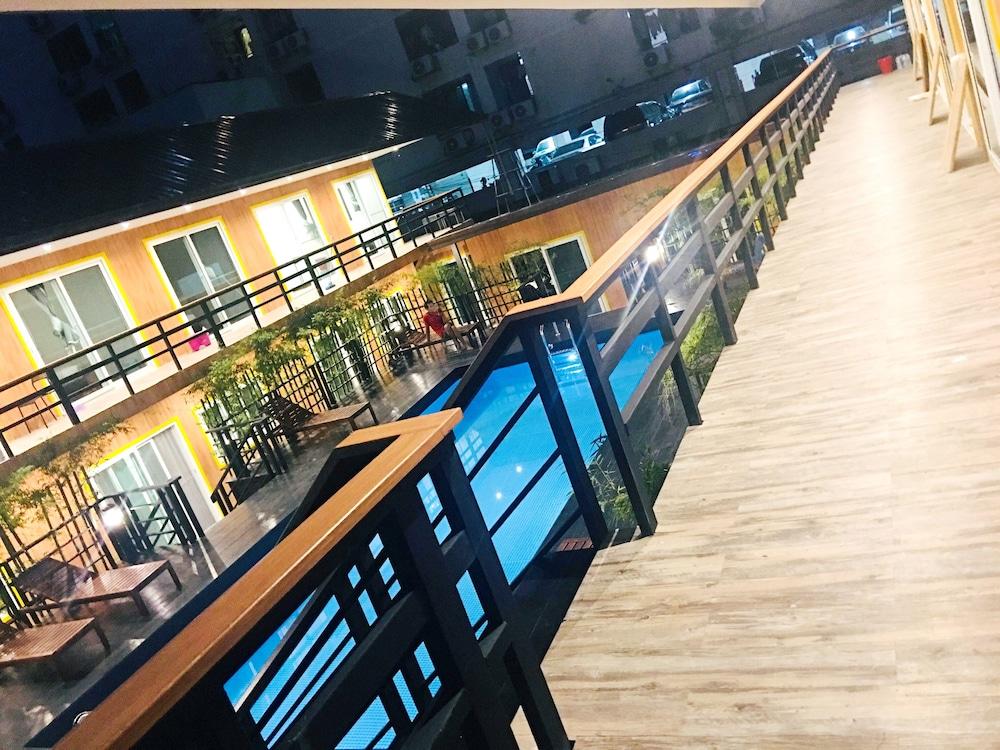 Resort M - Mrt Huai Khwang 3*