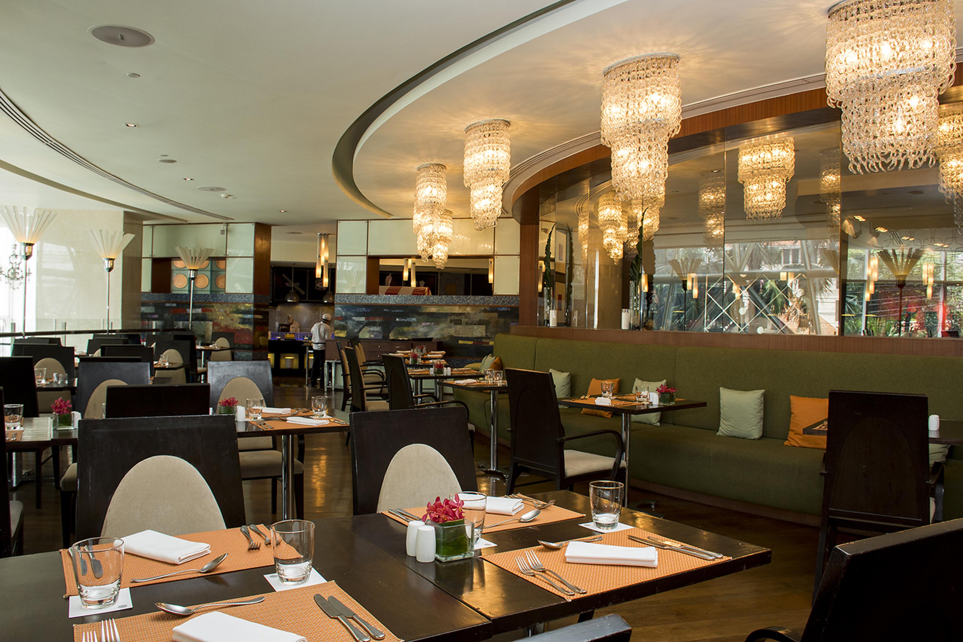 Hilton Grande Asoke 5*