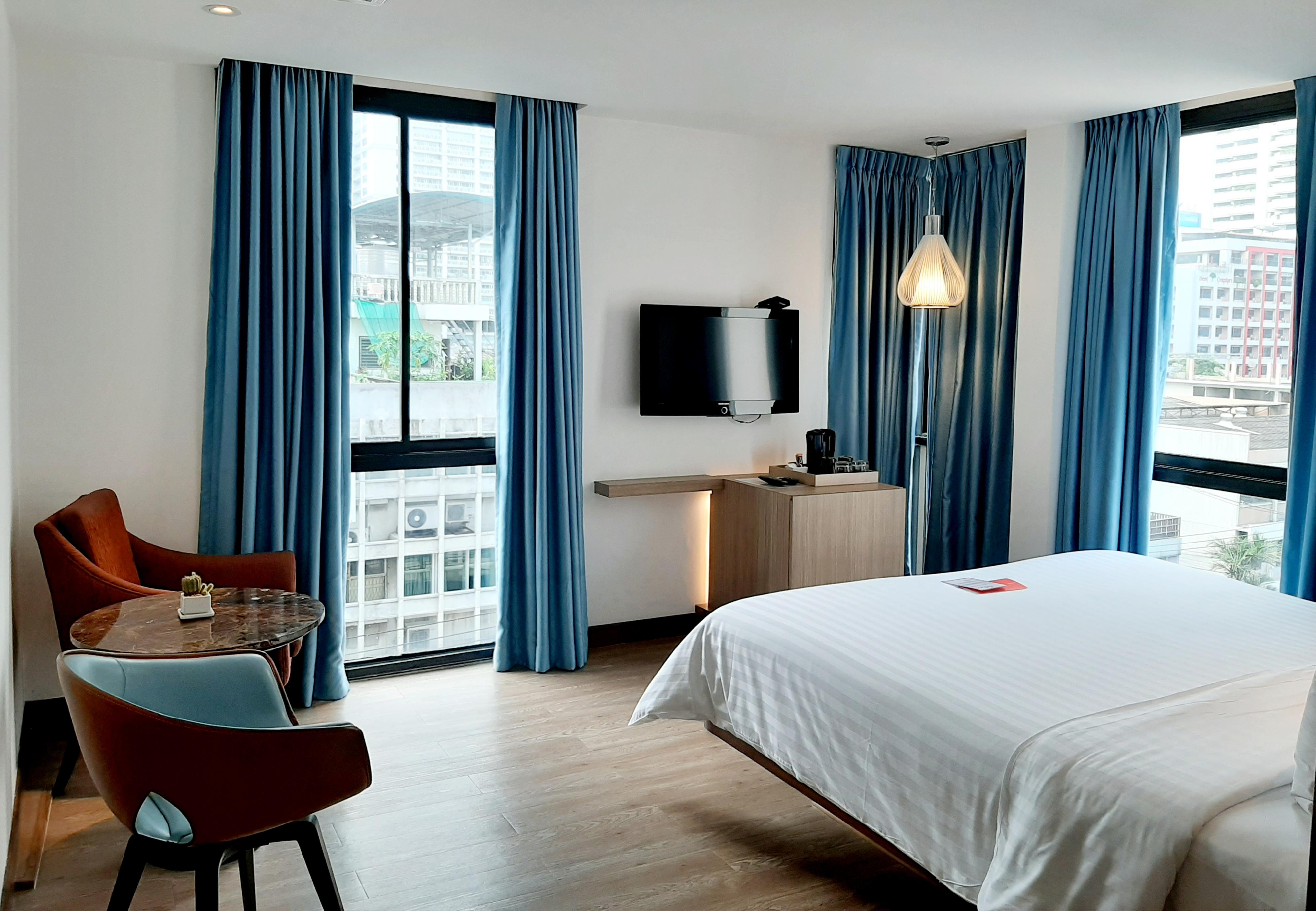 Sacha's Uno Hotel