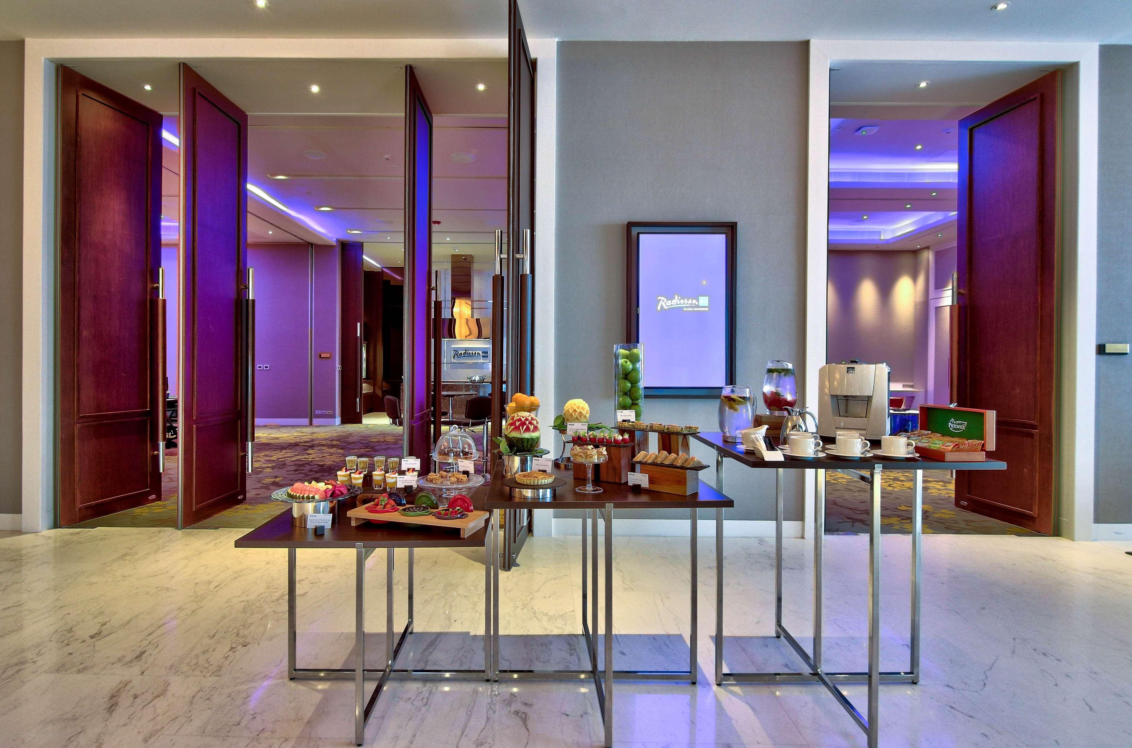 Radisson Blu Plaza 5*