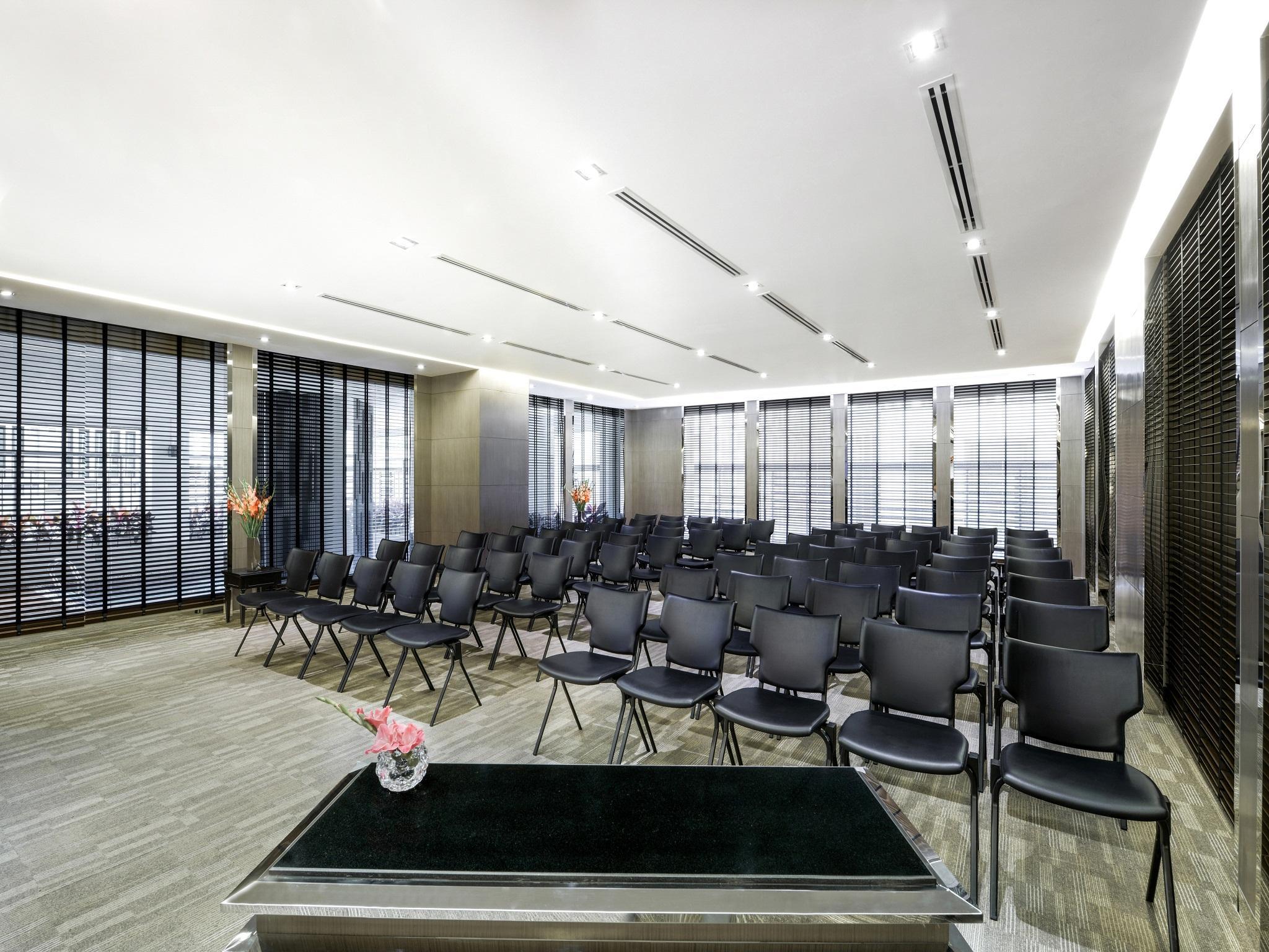Hotel Centre Point Chidlom 4*