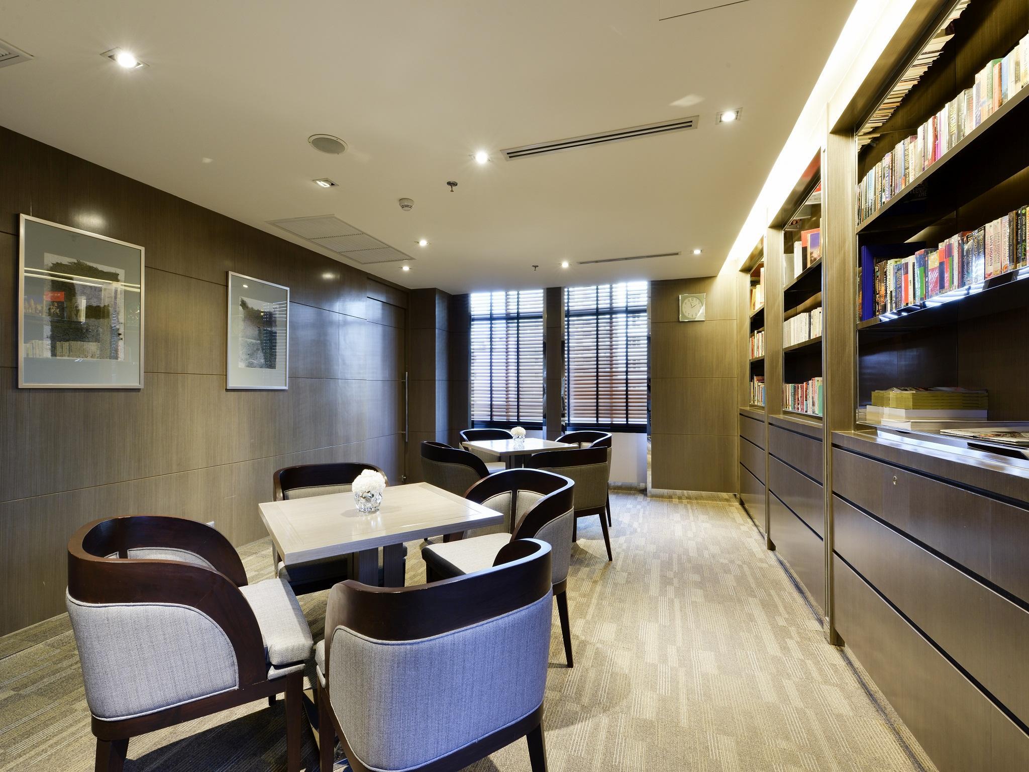 Centre Point Chidlom Hotel 4*