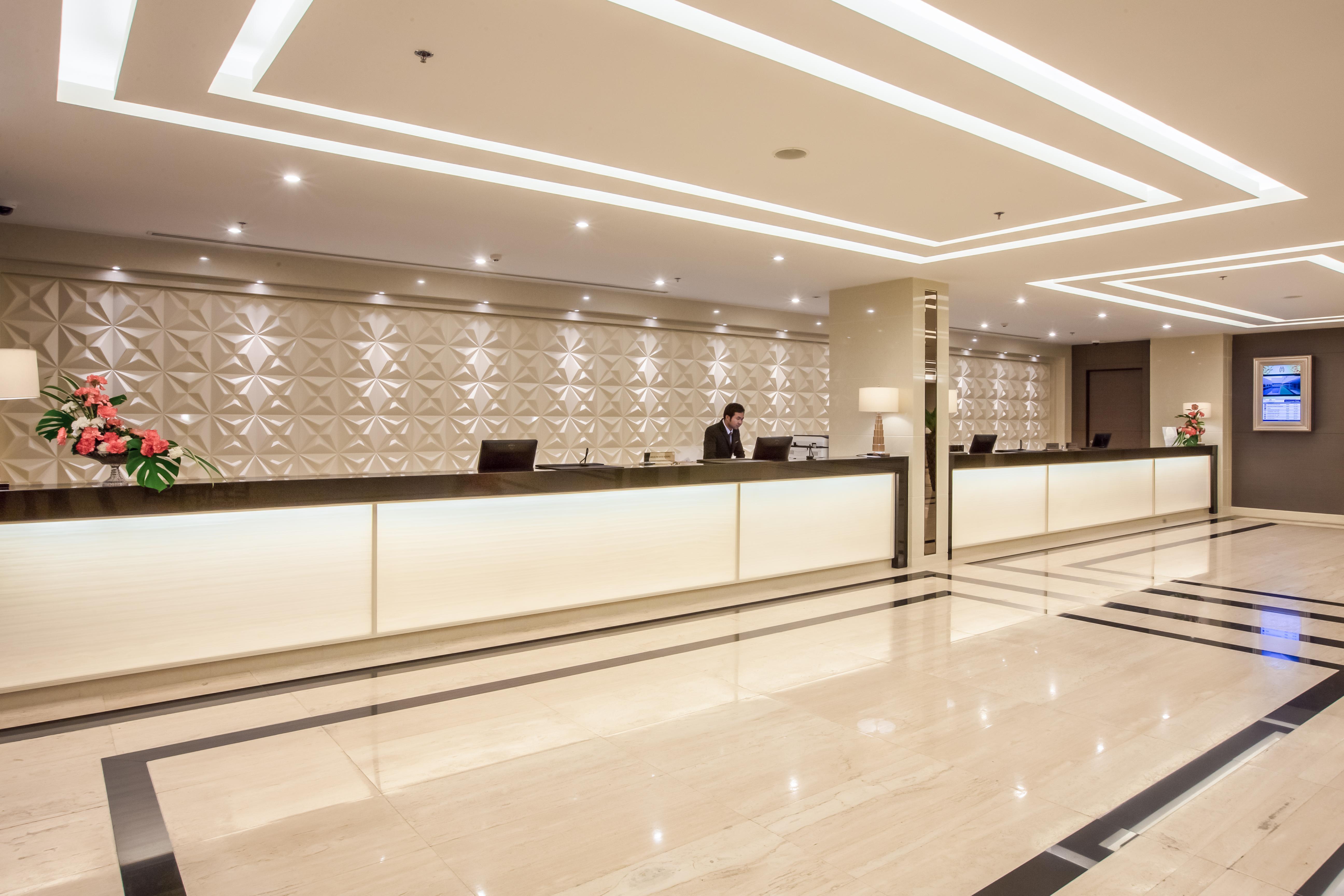 Mandarin Managed By Centre Point Hotel 4*