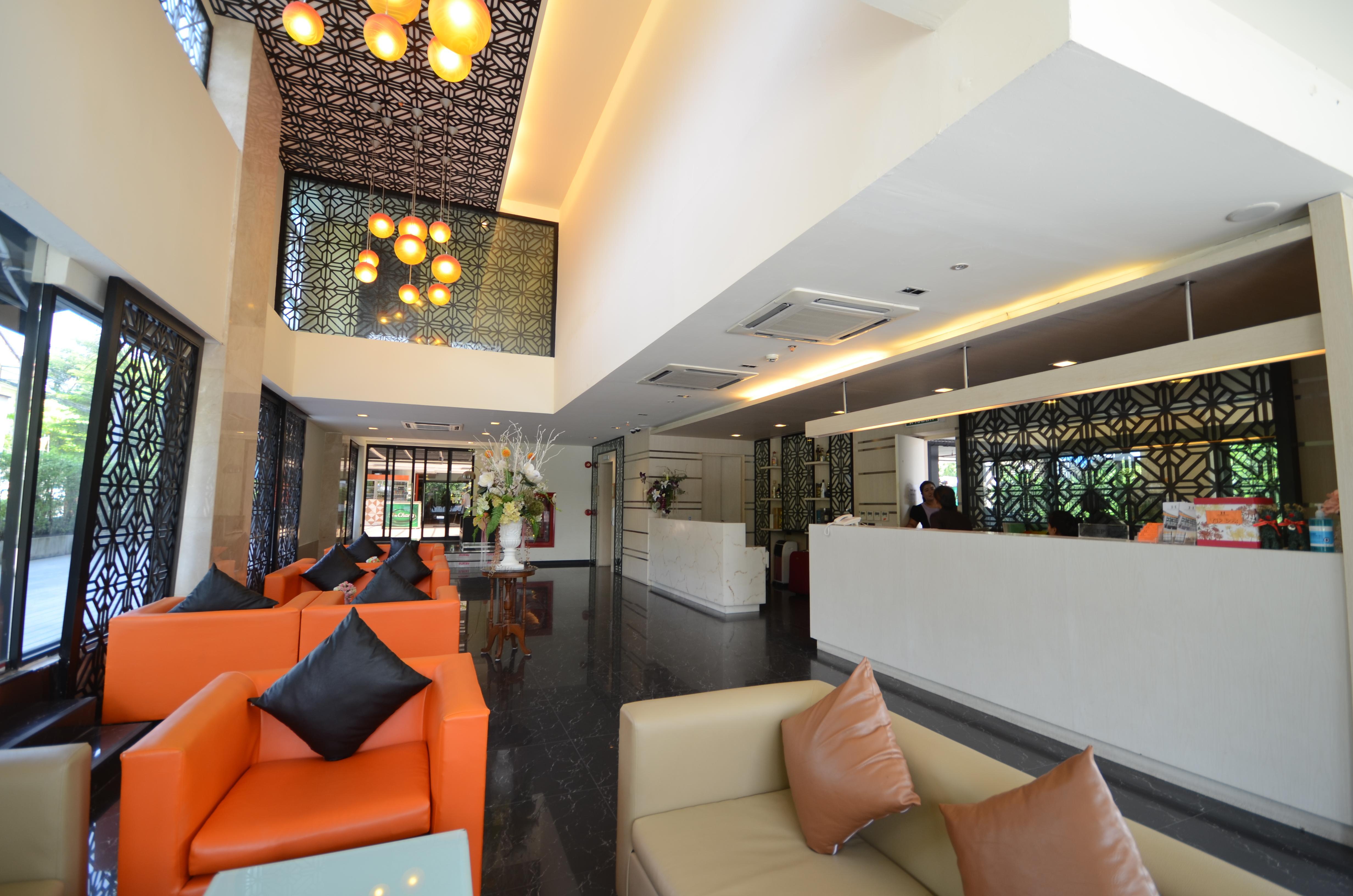 Solace At Srinakarin Hotel 5*