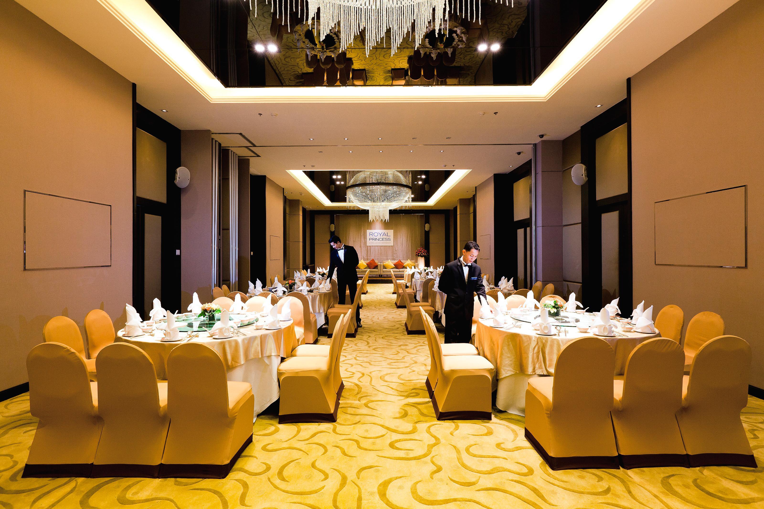 Royal Princess Larn Luang - Sha Extra