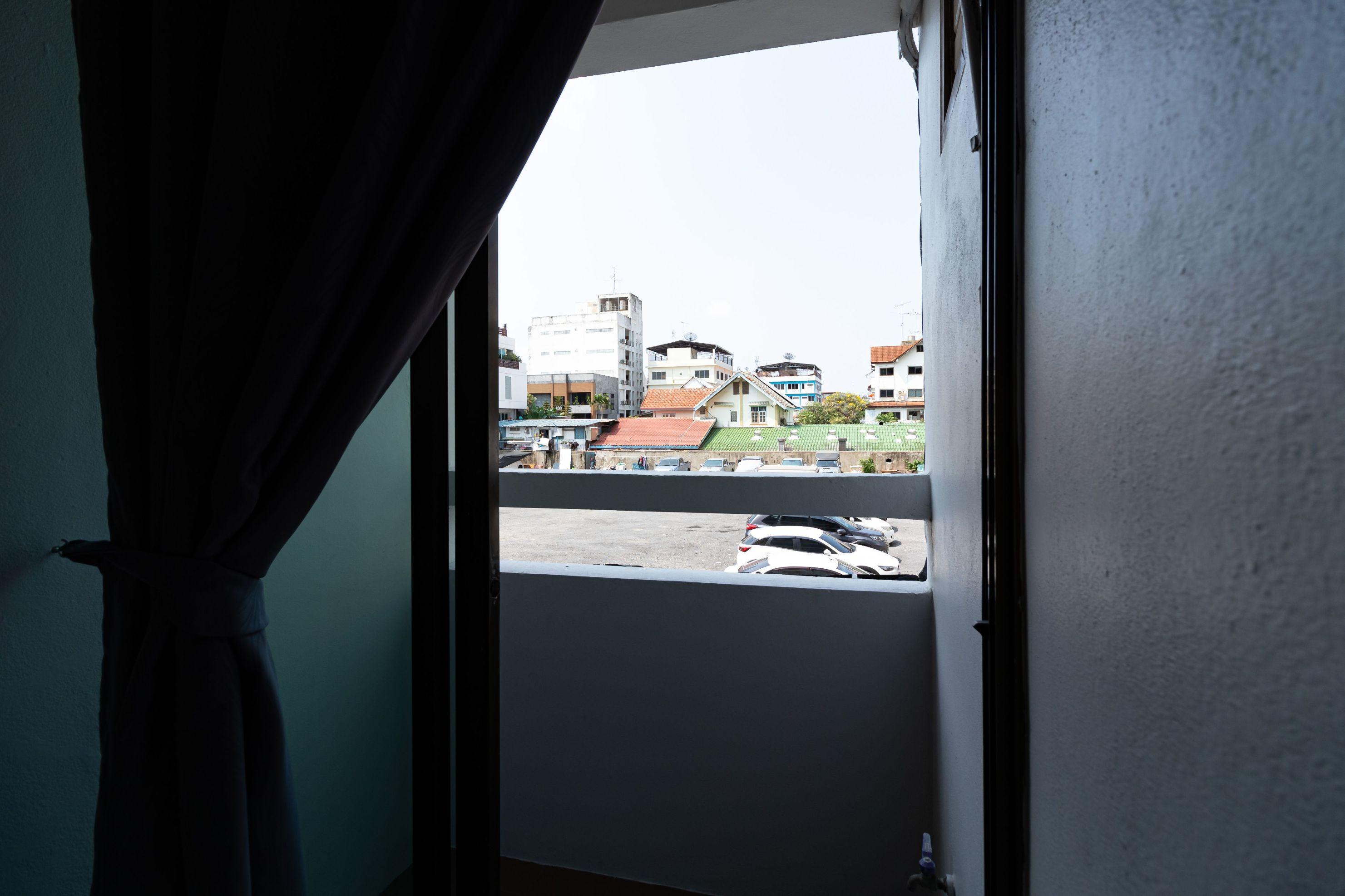 Inn Living Naraa Place 2*