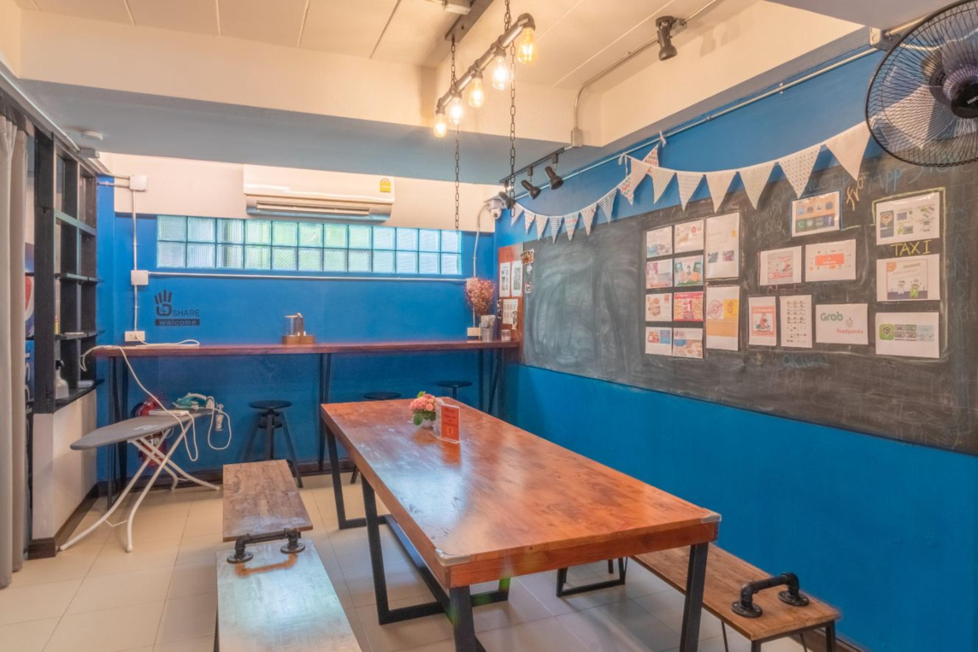 Hostel 4share (adults Only)