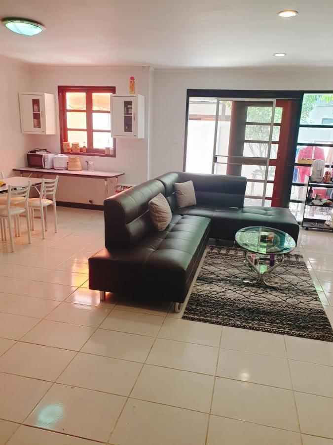 Bed & Breakfast Kru Nat's W/ Private & Gym *