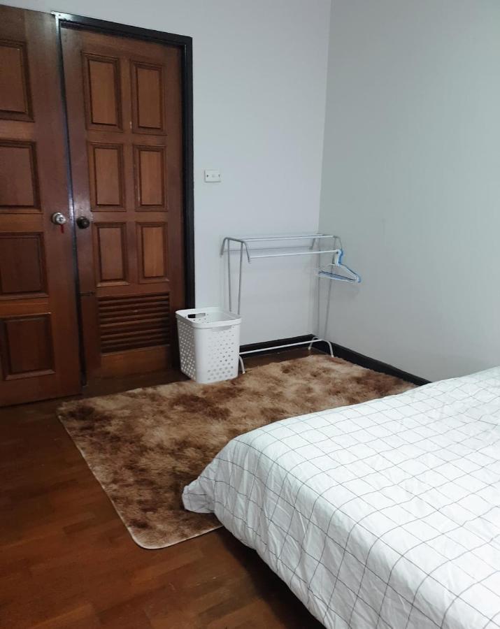 Bed & Breakfast Kru Nat's W/ Private & Gym Bangkok