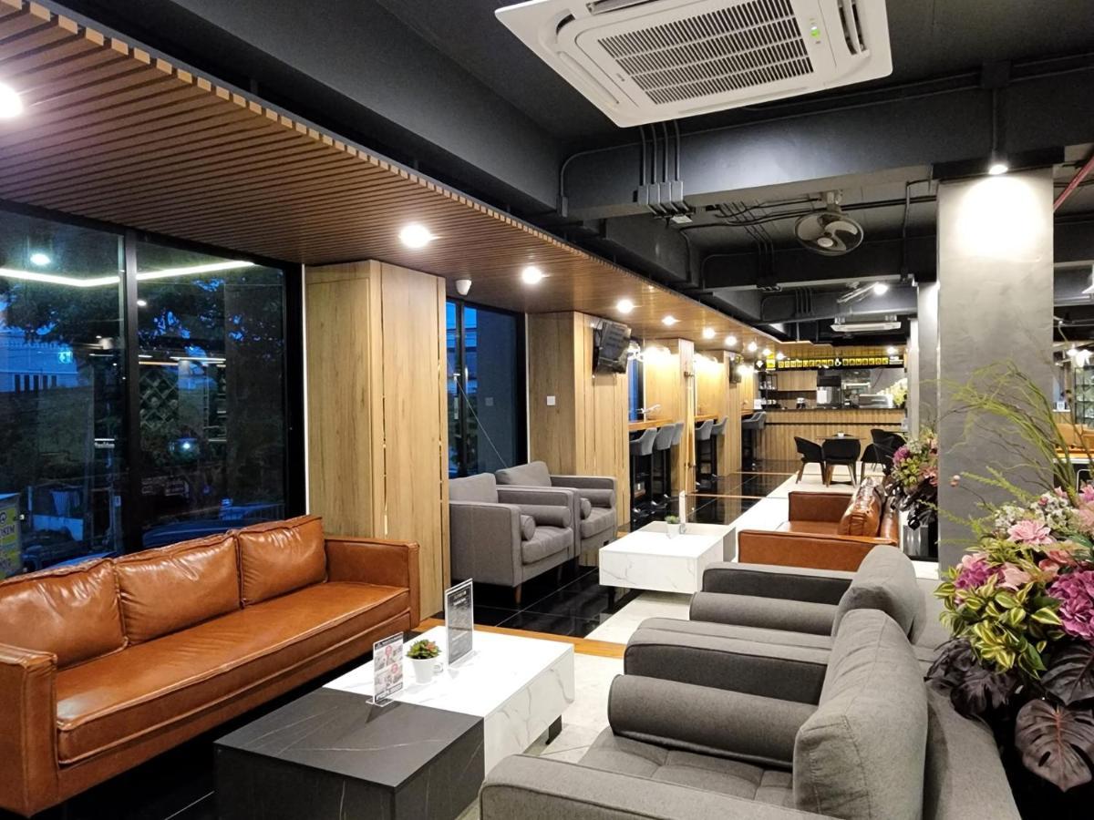 12 The At Don Mueang Airport Hotel Bangkok