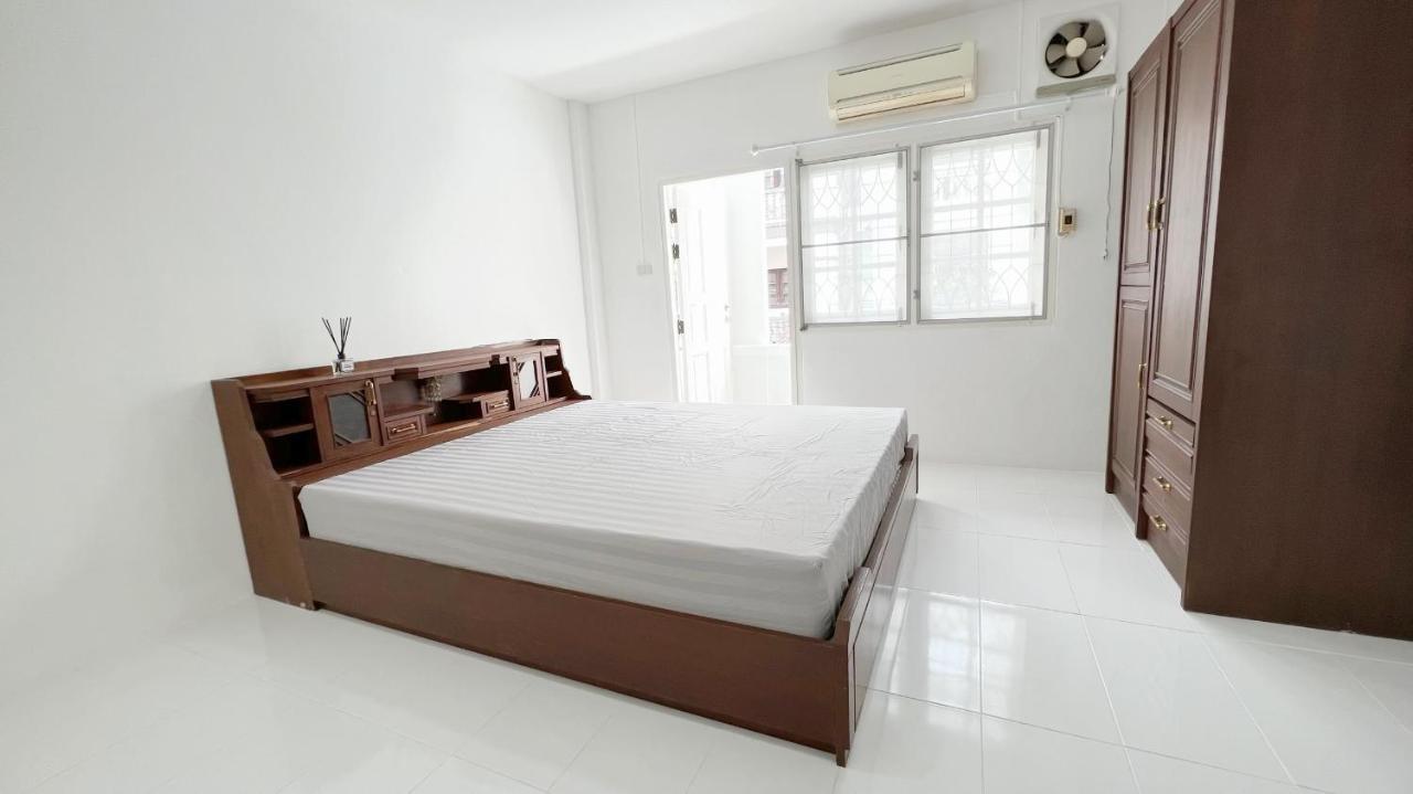 Private 4bedrooms-parking-weekly Special Offer Ferienhaus Bangkok