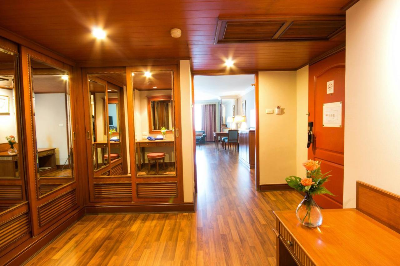 Golden Tulip Sovereign 4*