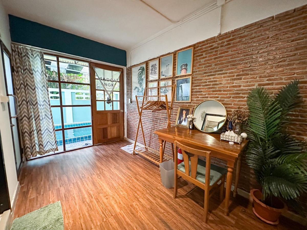 T-house Bkk 2floors Near Bts With Swimming Pool And Free Wifi *