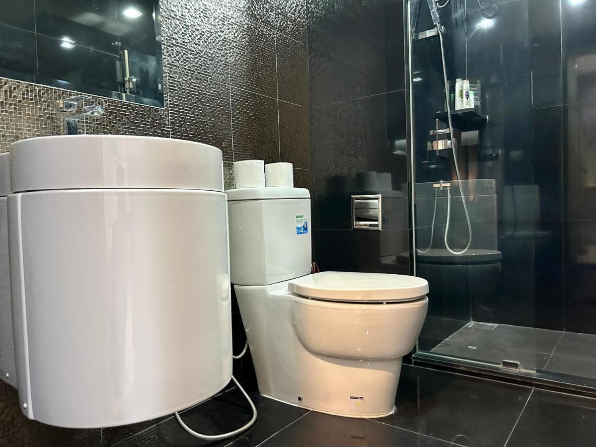 Rhythm Sukhumvit 36 Two Bedrooms *